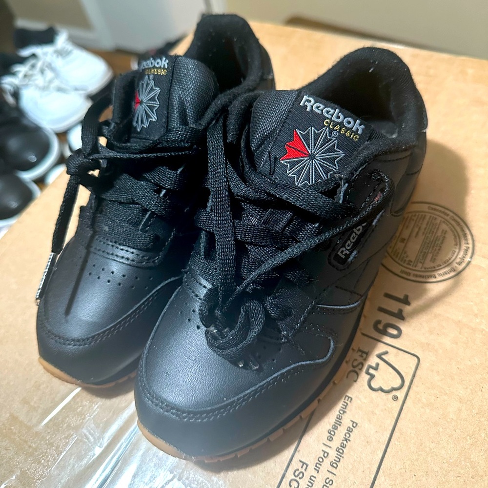 Reebok Classic Low.. size 12c